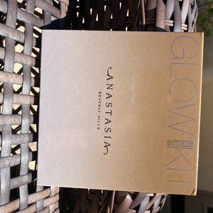 Anastasia Beverly Hills Sun Dipped Glow Kit